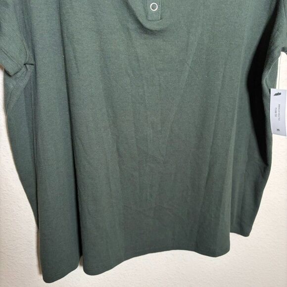 Terra & Sky Blouse Women's 2X V-Neck Popover Henley Short Sleeve Green Rib NWT - Picture 3 of 9